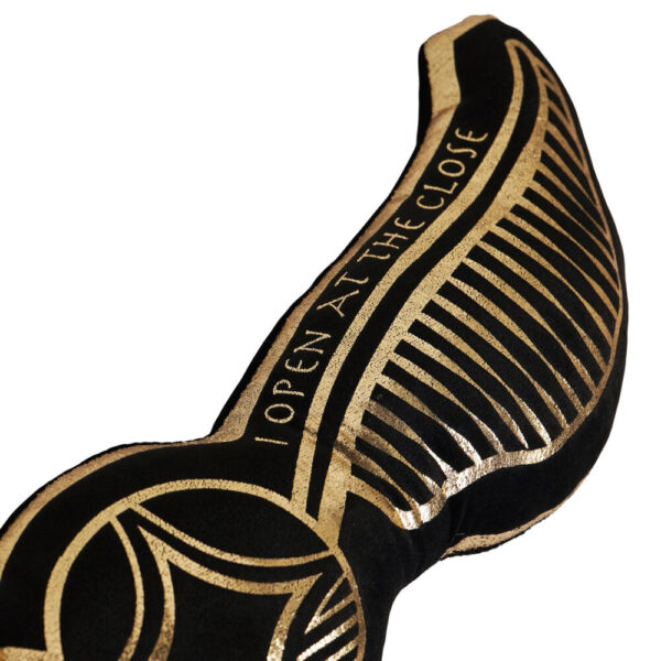 Harry Potter – Snitch velvet cushion
