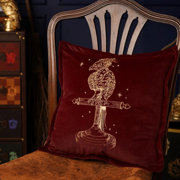 Harry Potter – Fawkes velvet cushion