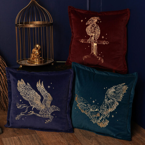 Harry Potter – Buckbeak velvet cushion