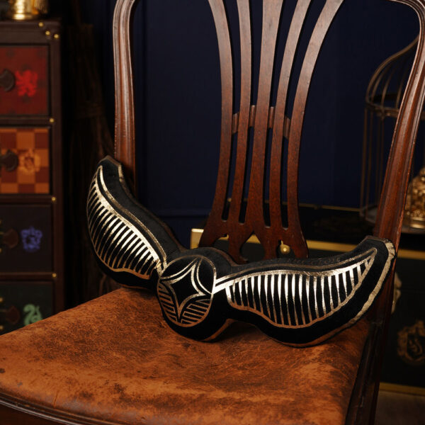 Harry Potter – Snitch velvet cushion