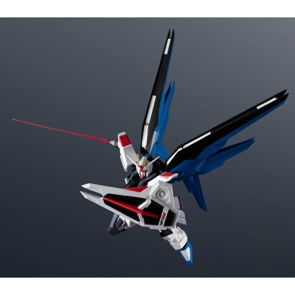 Gundam – Universe ZGMF-X10A Freedom Gundam Renewal figura 15 cm